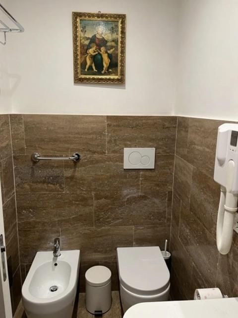 Camera X2 Con Splendida Vista Sulle Terme Di Diocleziano E Sul Chiostro Di Michelangelo Roma Dış mekan fotoğraf